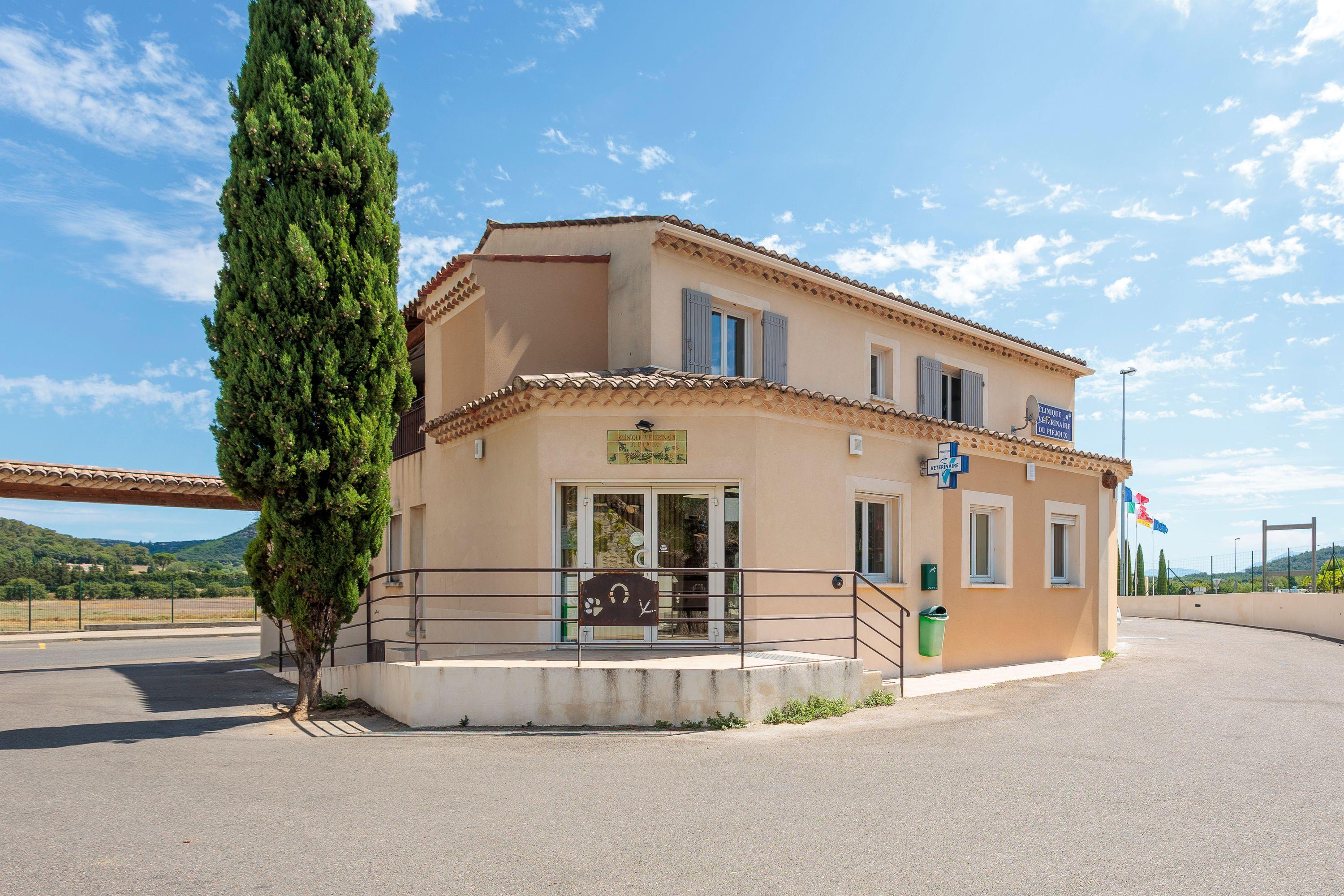 Photo Clinique vétérinaire du Piéjoux - Saint-Paul-Trois-Châteaux - 1